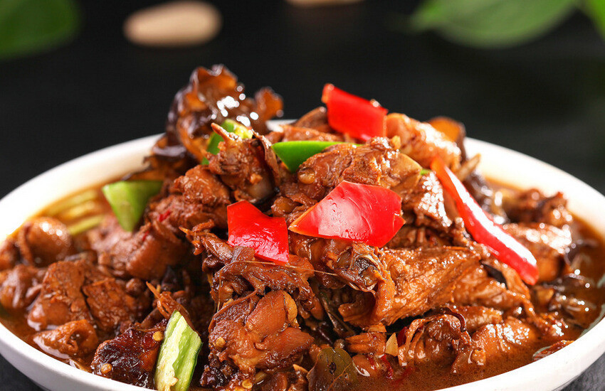 十三香炒鸡图片