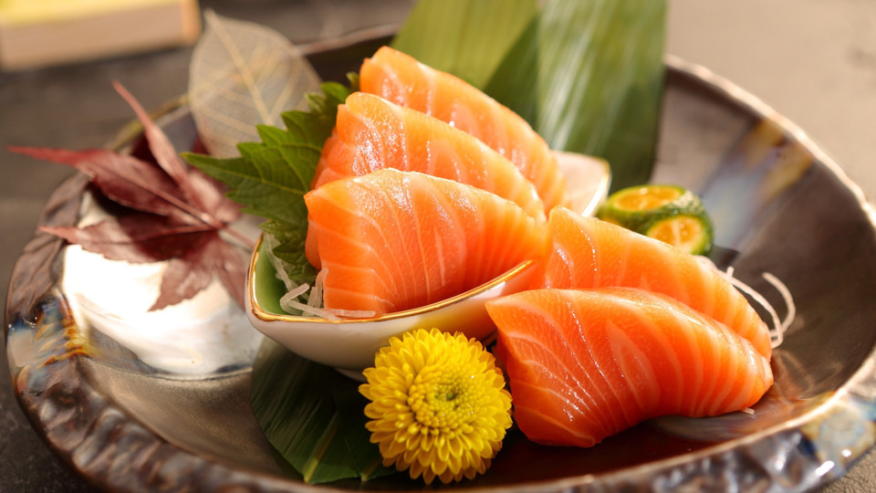 法罗冰霜三文鱼中腹刺身图片