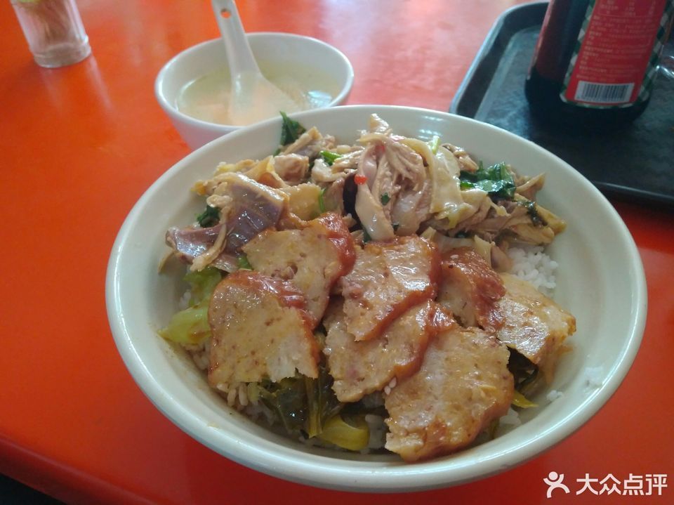 手撕鸡拼肉卷饭图片