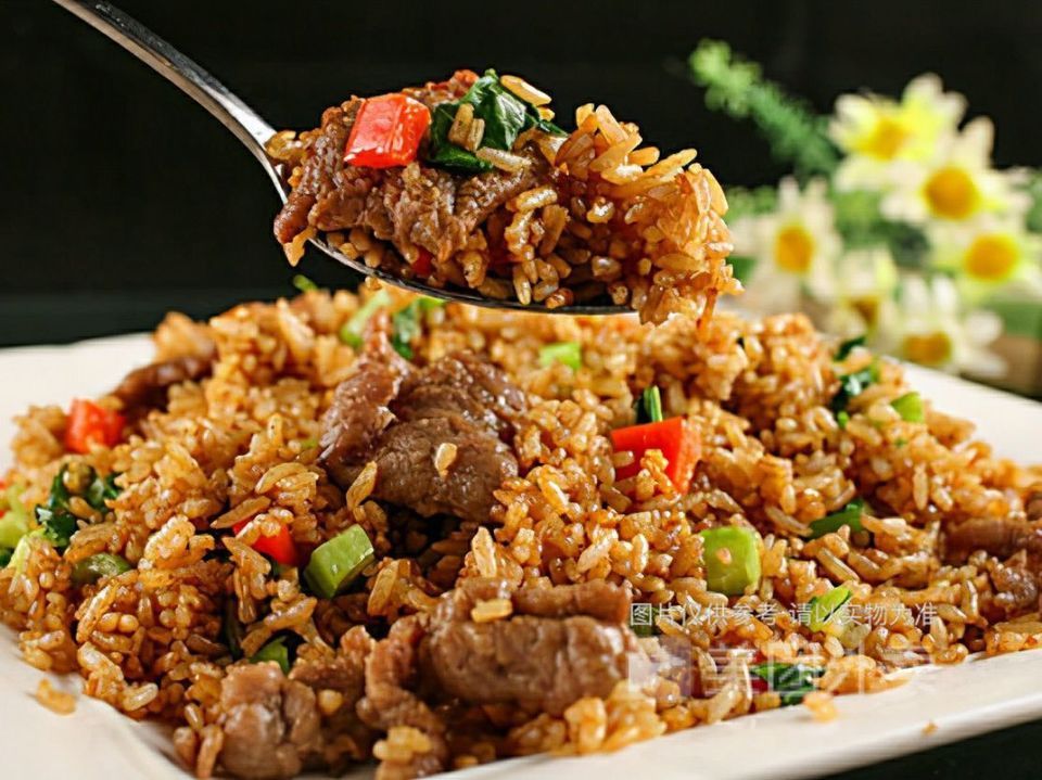 小炒黄牛肉炒饭图片