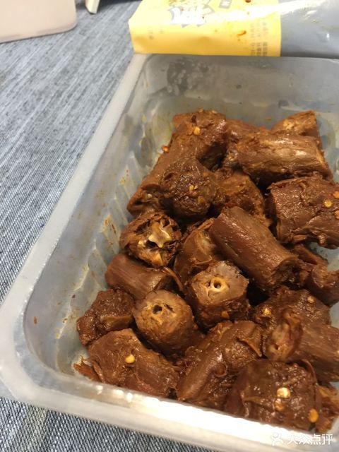 周黑鸭(东莞百花广场店)