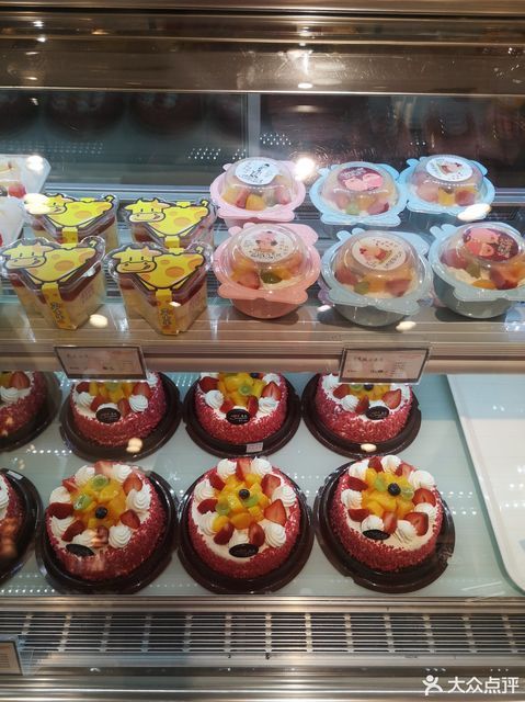 生日蛋糕推荐菜:阳光饼屋(街心花园店)位于曲靖市宣威市建设街