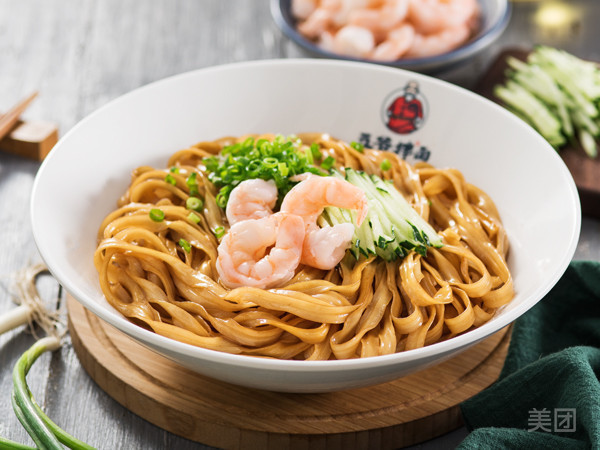 虾仁葱油拌面图片
