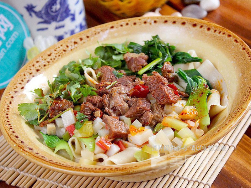 红烧牛肉拌面图片