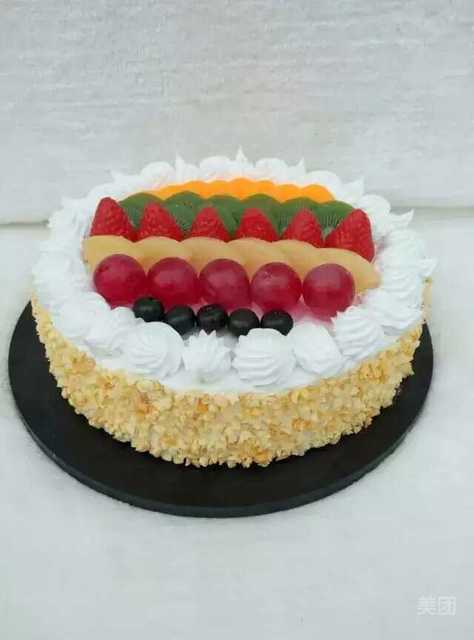 法式花生碎水果蛋糕图片