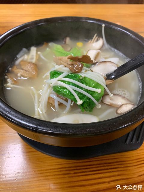 菌菇过桥米线图片