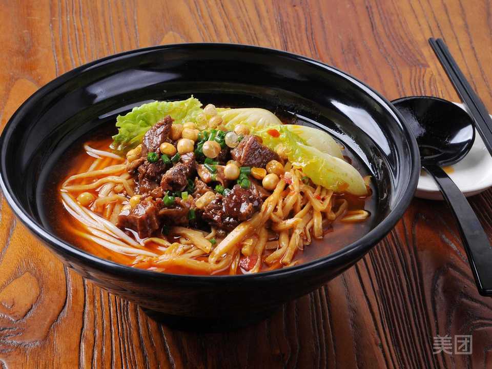 酸辣牛腩粉图片