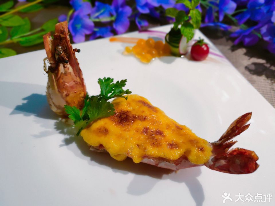 海胆酱芝士焗大龙虾