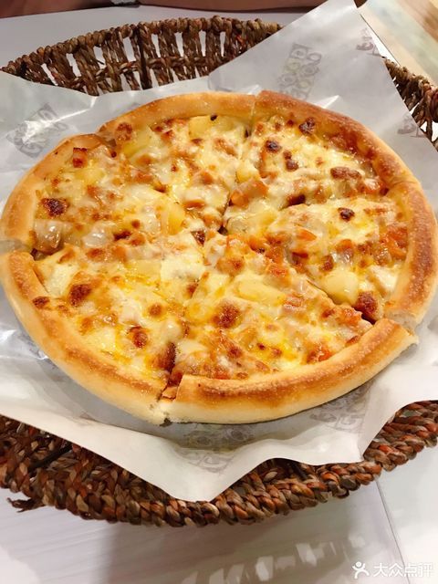 黄金烤鸡披萨图片