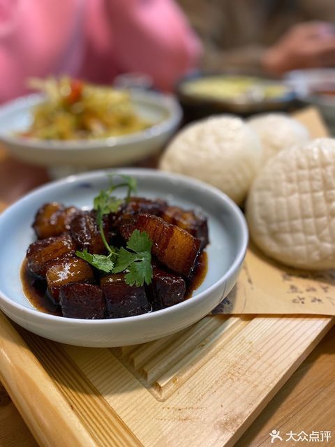 酒酿馒头红烧肉图片