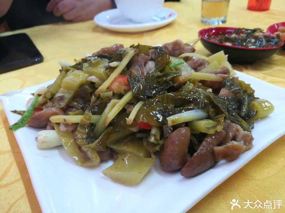 炒米粉推荐菜:潮州罗亿砂锅粥位于深圳市宝安区福安路100号