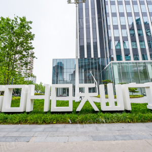 怎么走,在哪,在哪里,在哪儿):上海市长宁区中山西路800弄紫云大厦