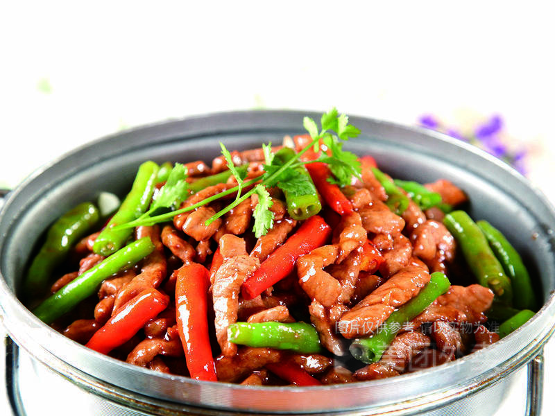 黑椒牛柳木桶饭图片