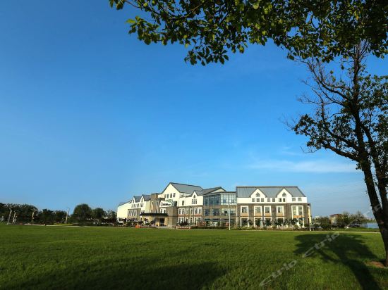                  梅花湾假日酒店