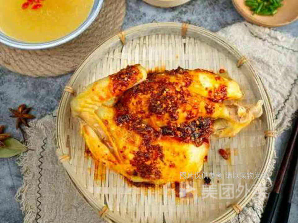 招牌原味叫花鸡网红辣椒面推荐菜:晚家傣味饭庄位于德宏傣族景颇族