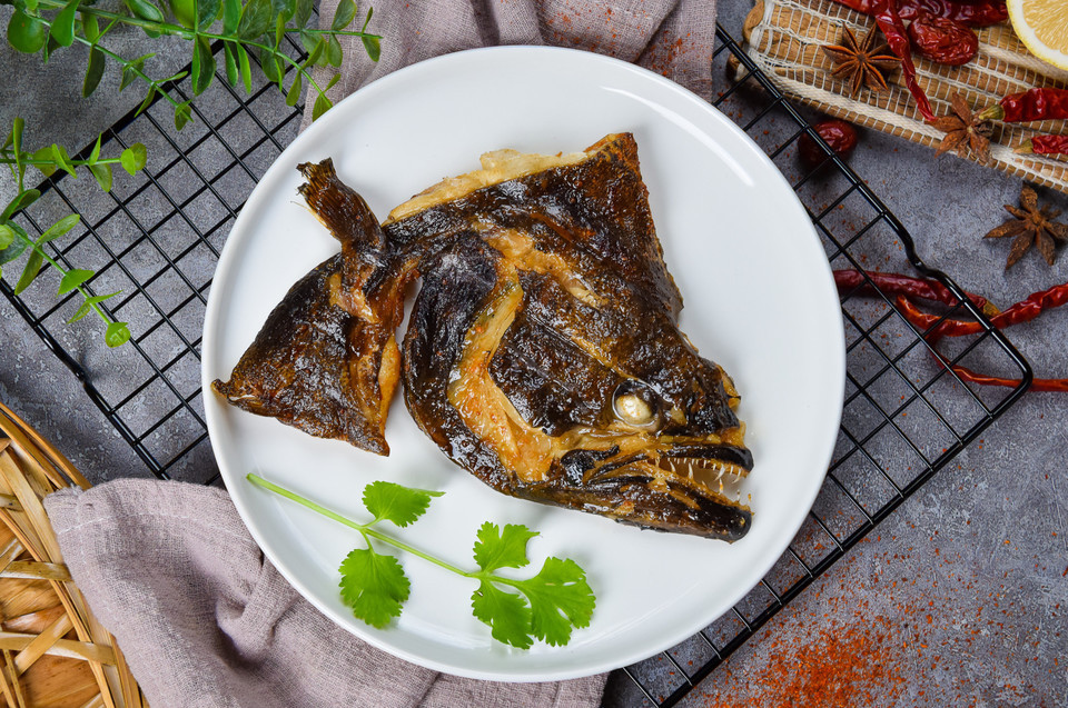 马路牙子鲽鱼头和小串城阳店