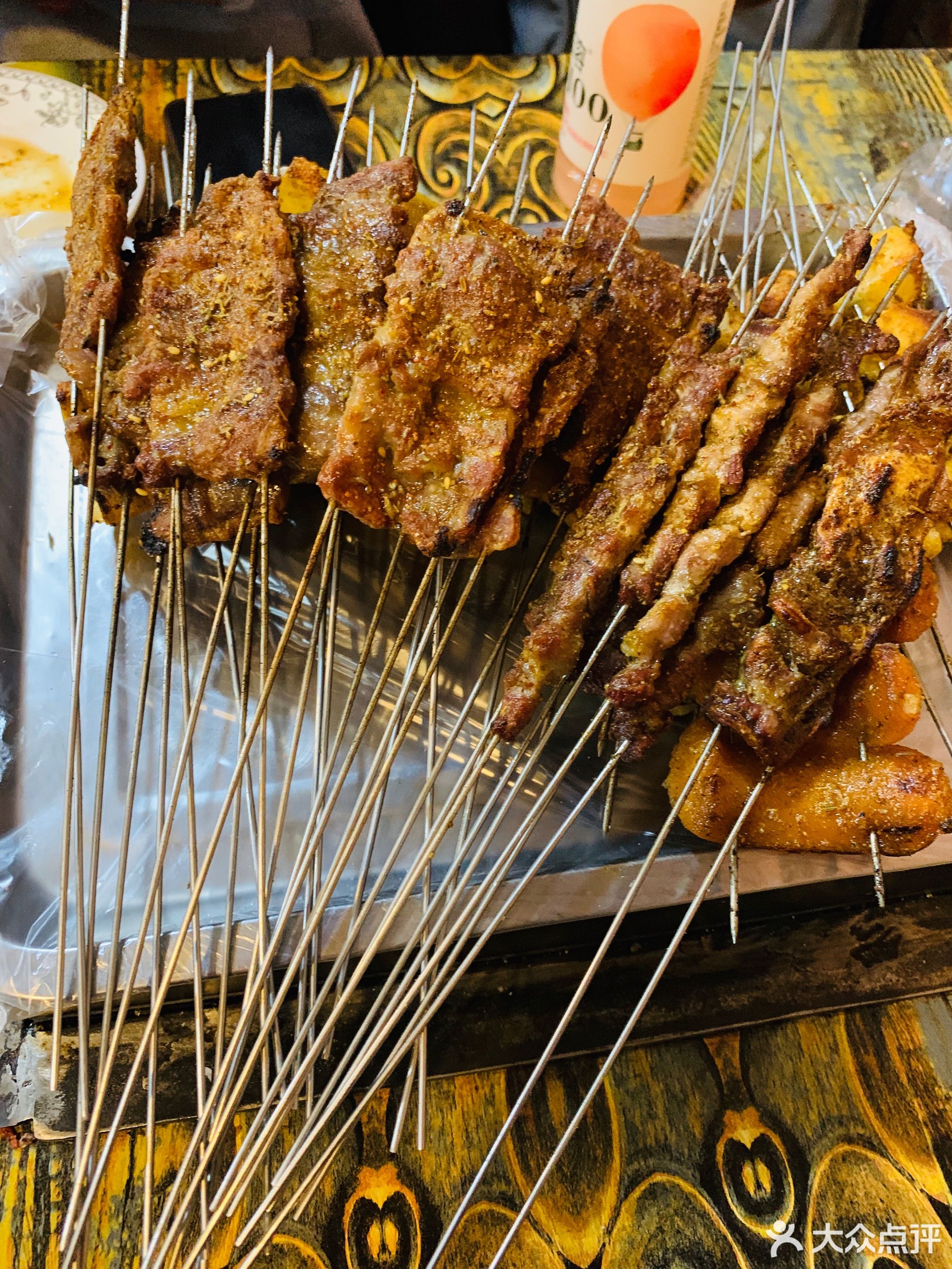大峰烧烤(东方玫瑰园东北)