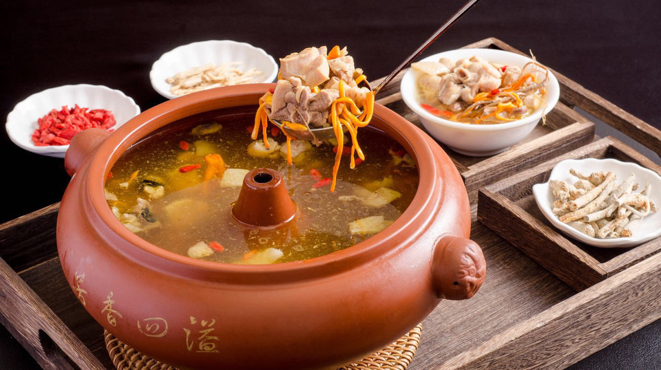 天麻汽锅鸡图片