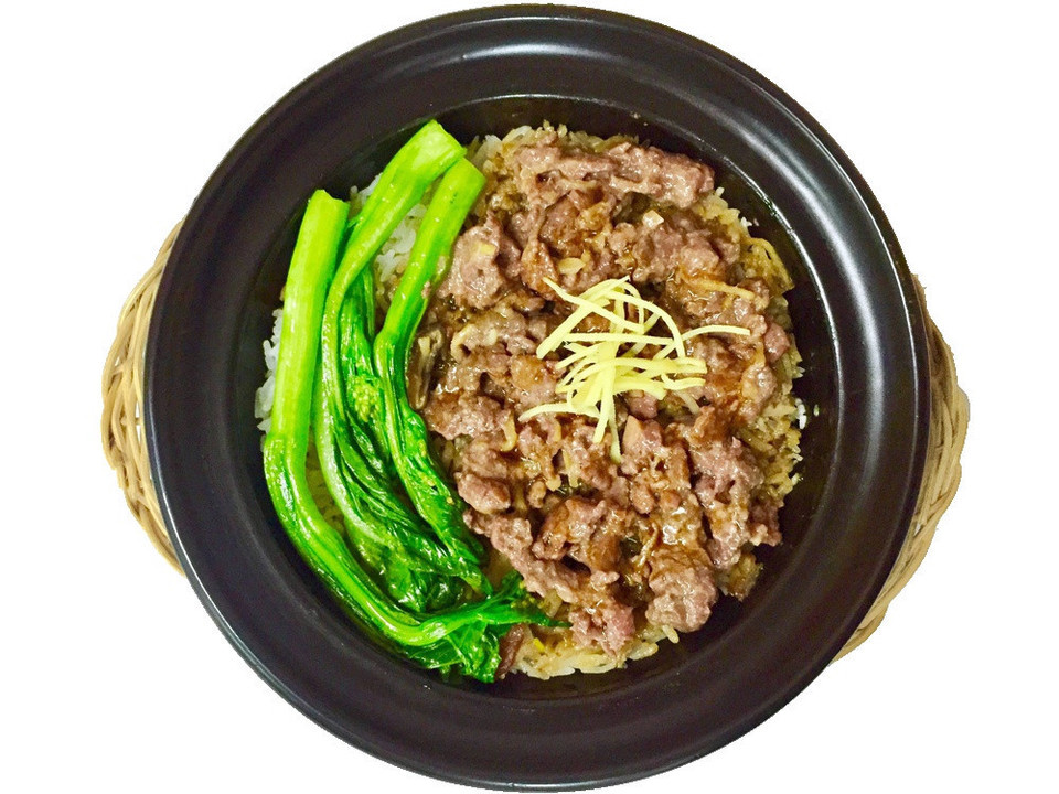 牛肉煲仔饭图片