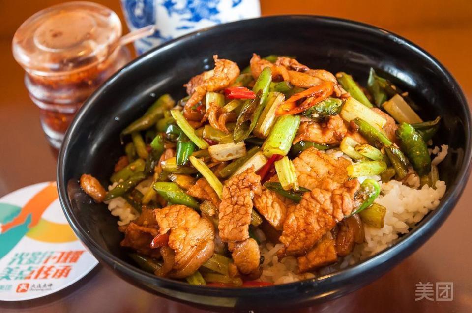 农家小炒肉饭图片