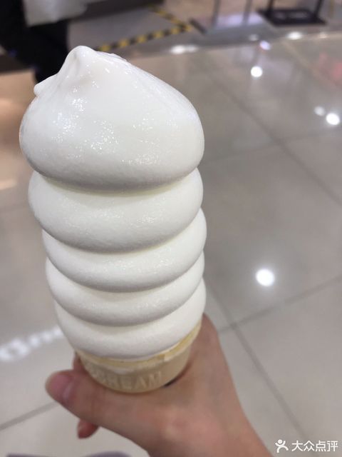 五球甜筒图片