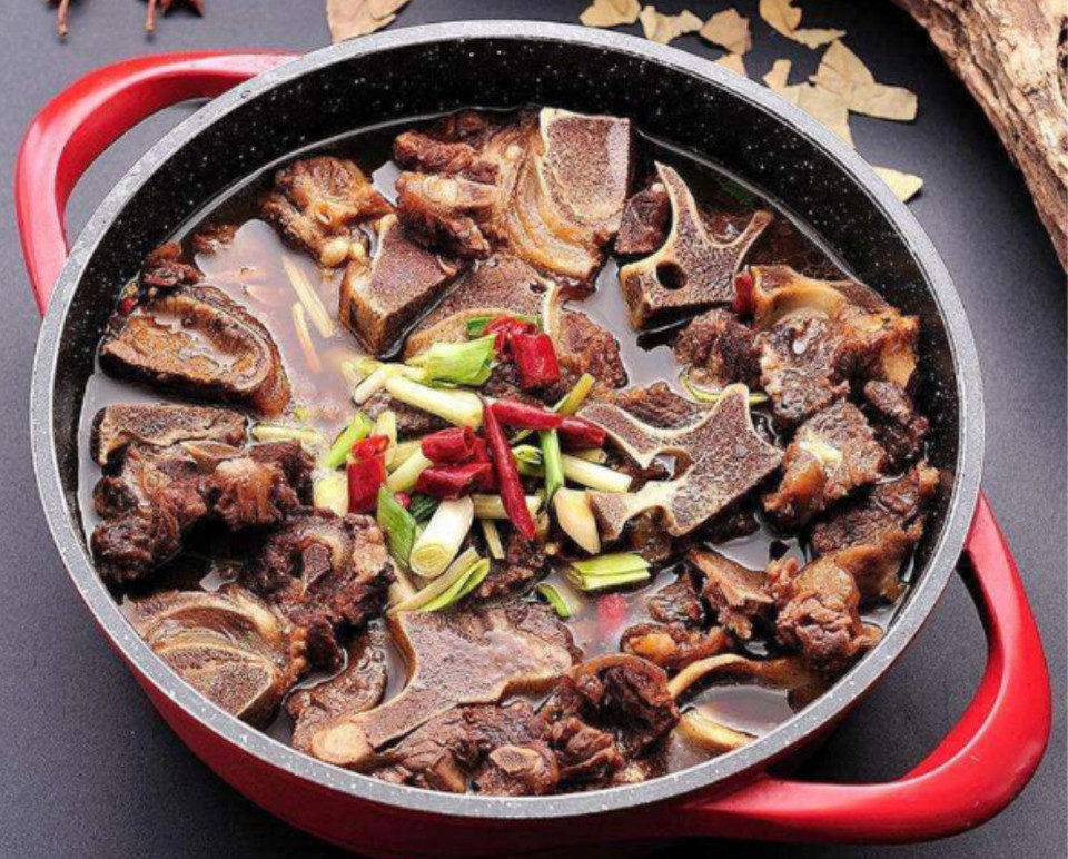 牛大骨火锅图片