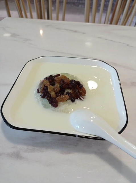 推荐菜:168冷饮店位于台州市葭沚街道富强路永宁南区16-17号