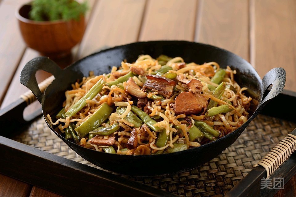 溢鑫缘酱肉焖面馆