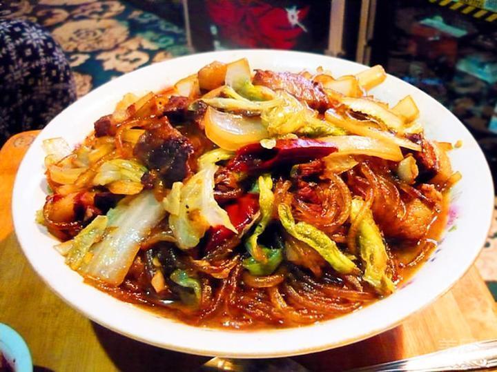 酸菜粉条肉图片