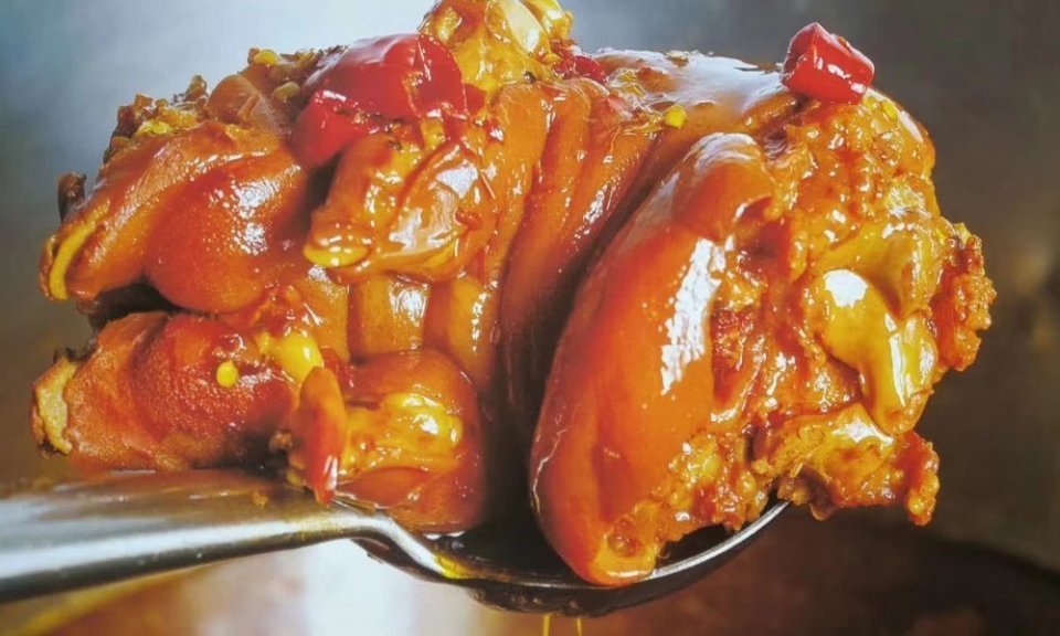 张大嘴茶香猪蹄