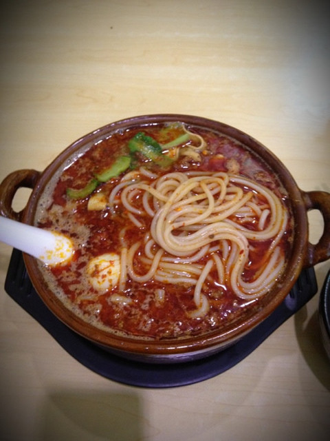 砂锅米线推荐菜:胡记米线(陕西总店)位于咸阳市秦都区秦隆步行街d1-1