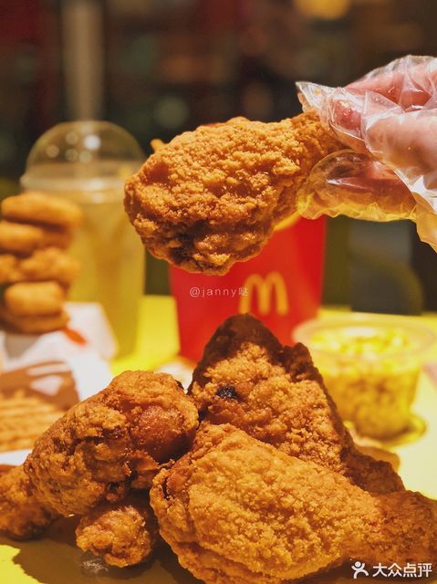 麦当劳充耀号店