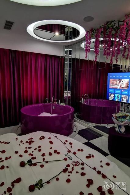 芒市泊恋主题酒店