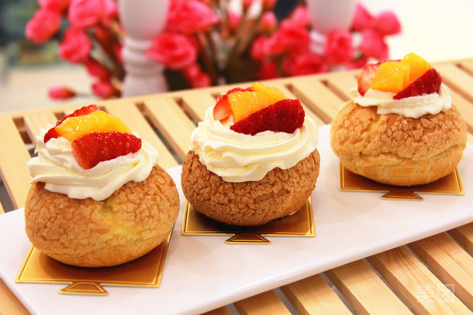 水果酥皮泡芙图片
