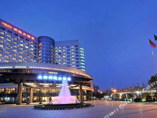                      明悦大酒店