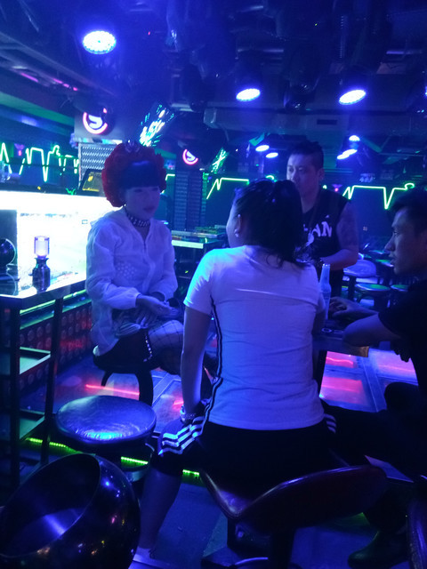 莲花府邸酒吧
