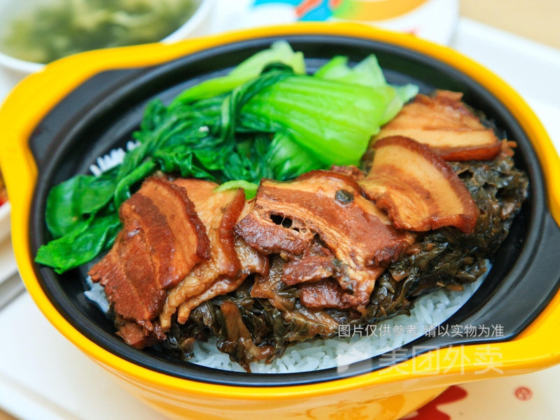 梅菜扣肉煲仔饭图片