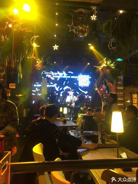 胡桃里音乐酒馆