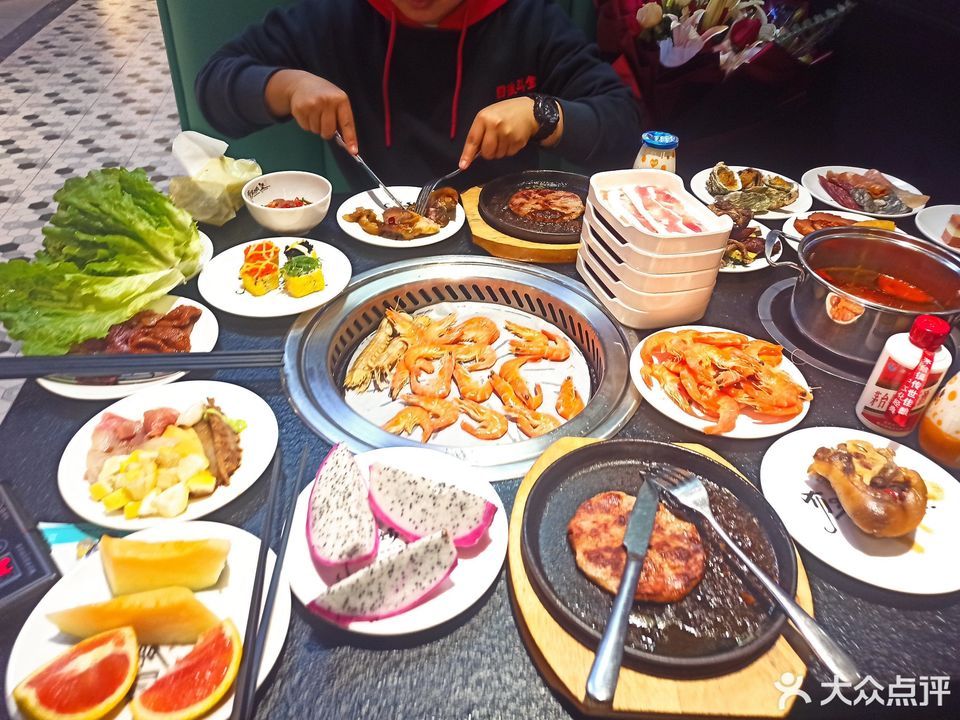 布罗城堡海鲜牛排自助餐厅