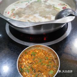 水***:来昭通,一定要试试天麻火腿鸡 【地址】 昭阳区-凤凰街道凤霞路