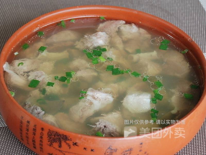 梅菜扣肉饭猪脚饭推荐菜:沈记饭店全猪汤位于梅州市梅县区广梅中路47