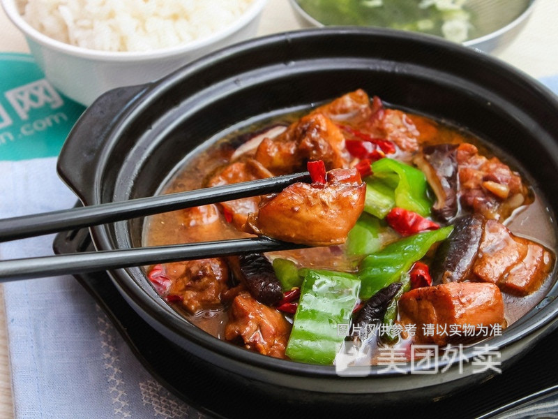 千张香菇黄焖鸡米饭图片