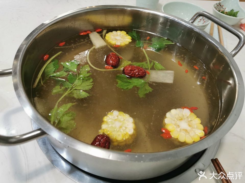 牛骨清汤锅底图片