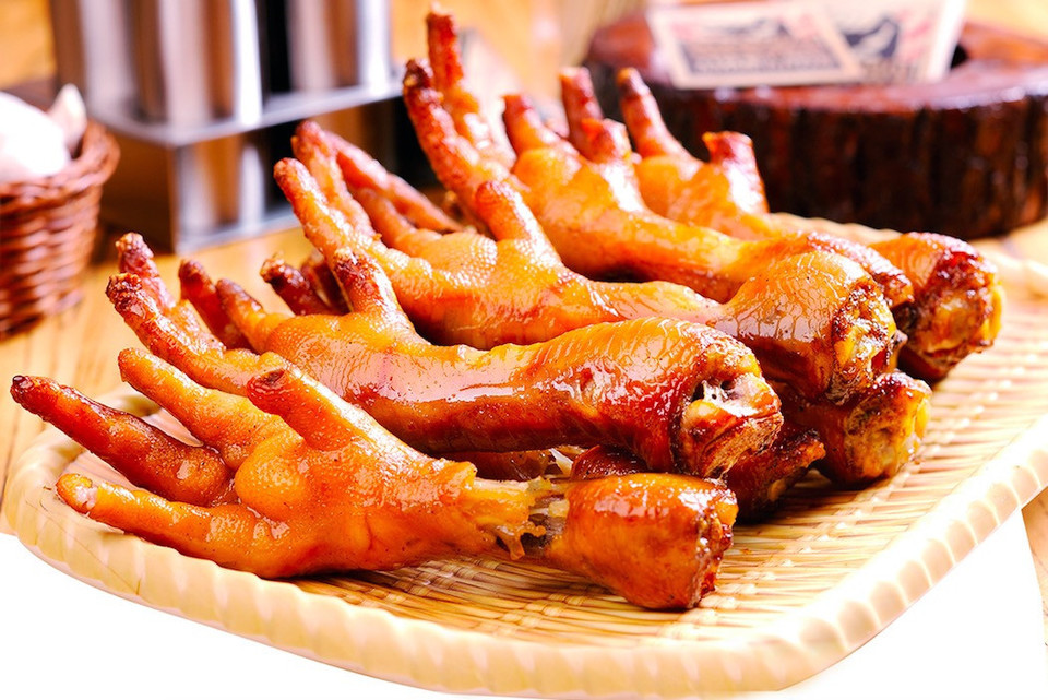 鼎原力量吊炉烧鸽主题餐厅繁荣路店