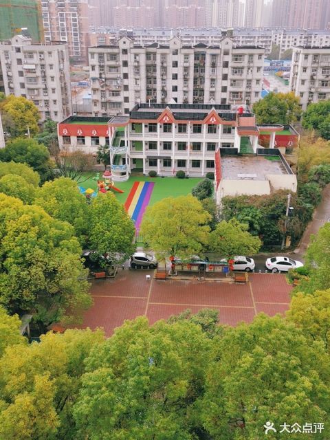                红苹果实验幼儿园