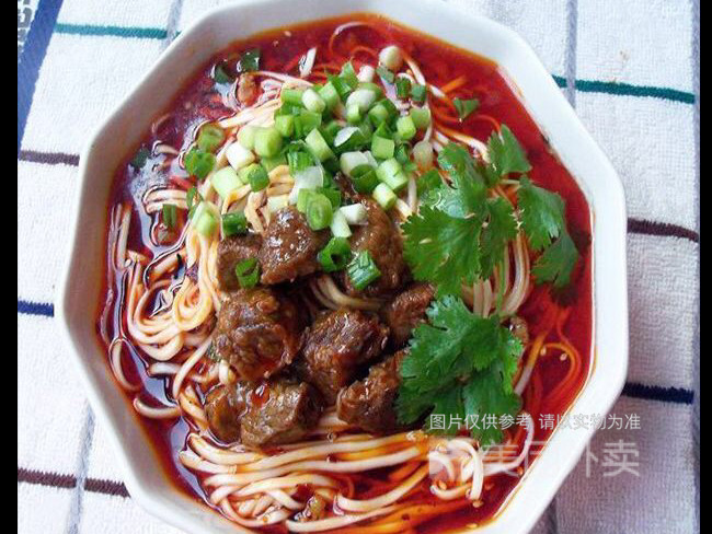 红烧猪肉粉图片