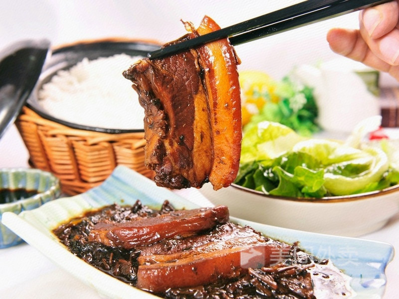 梅菜扣肉饭图片
