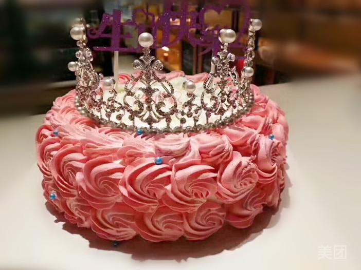皇冠蛋糕图片