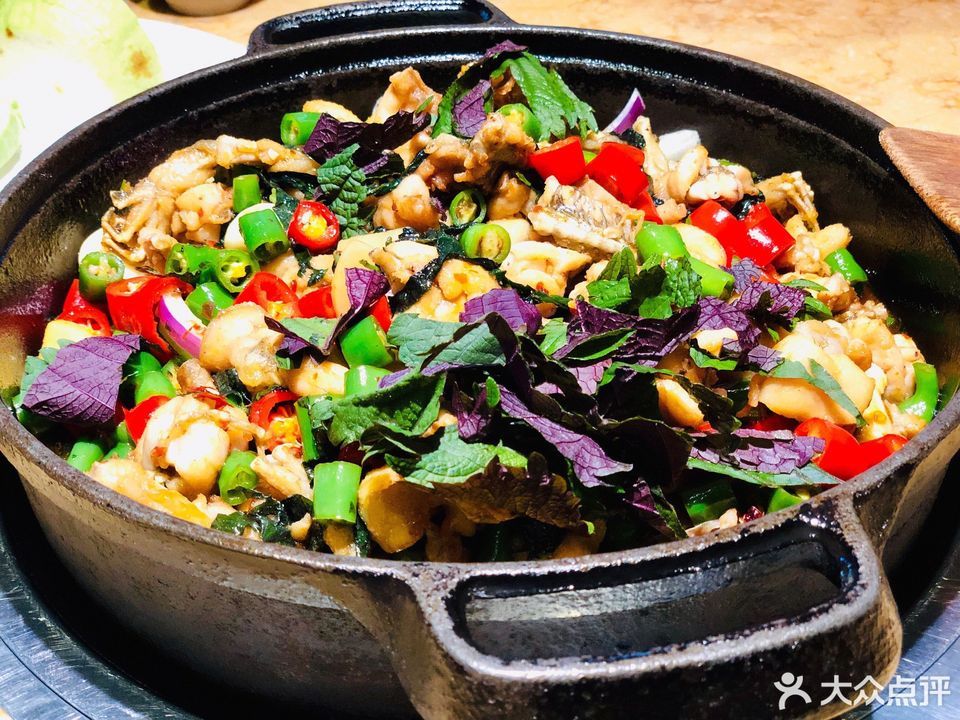 紫苏田鸡锅图片