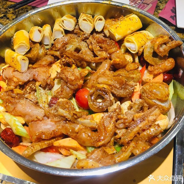 黄记煌鸡肉焖锅图片